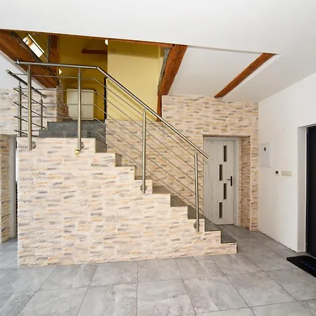 Sebastian Apartment *