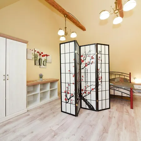 Sebastian アパート プリビリナ