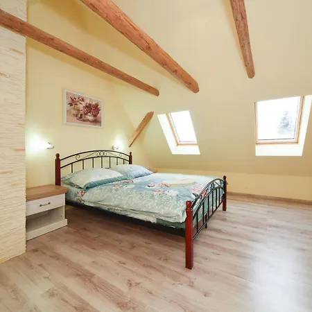 Sebastian アパート プリビリナ