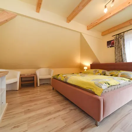 Sebastian Apartment *